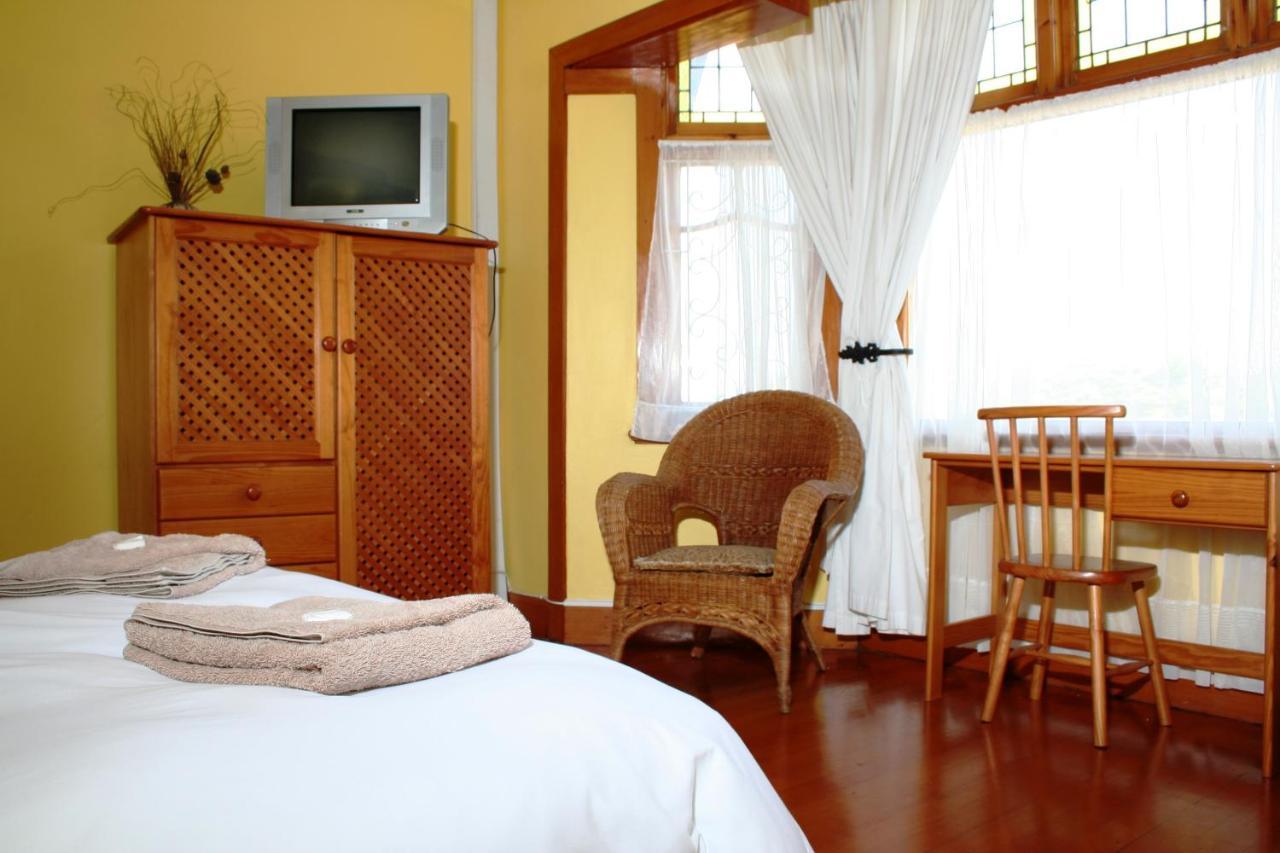 Flintstones Guest House Durban Bagian luar foto