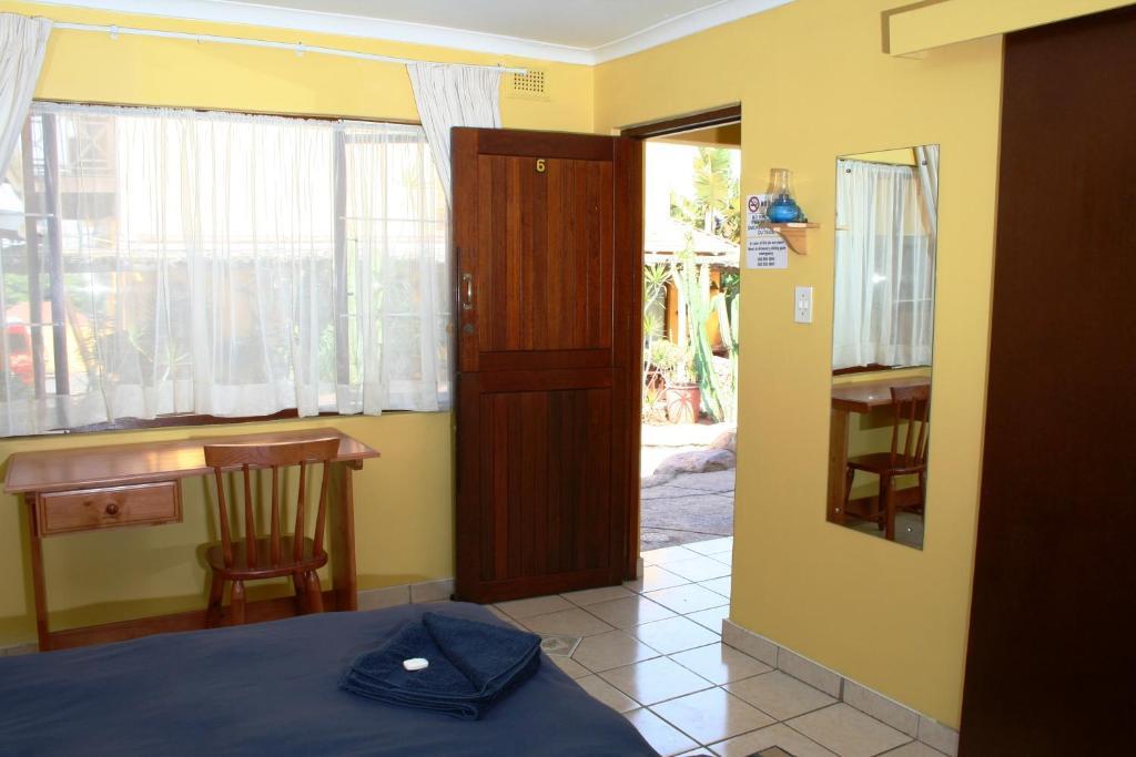 Flintstones Guest House Durban Ruang foto