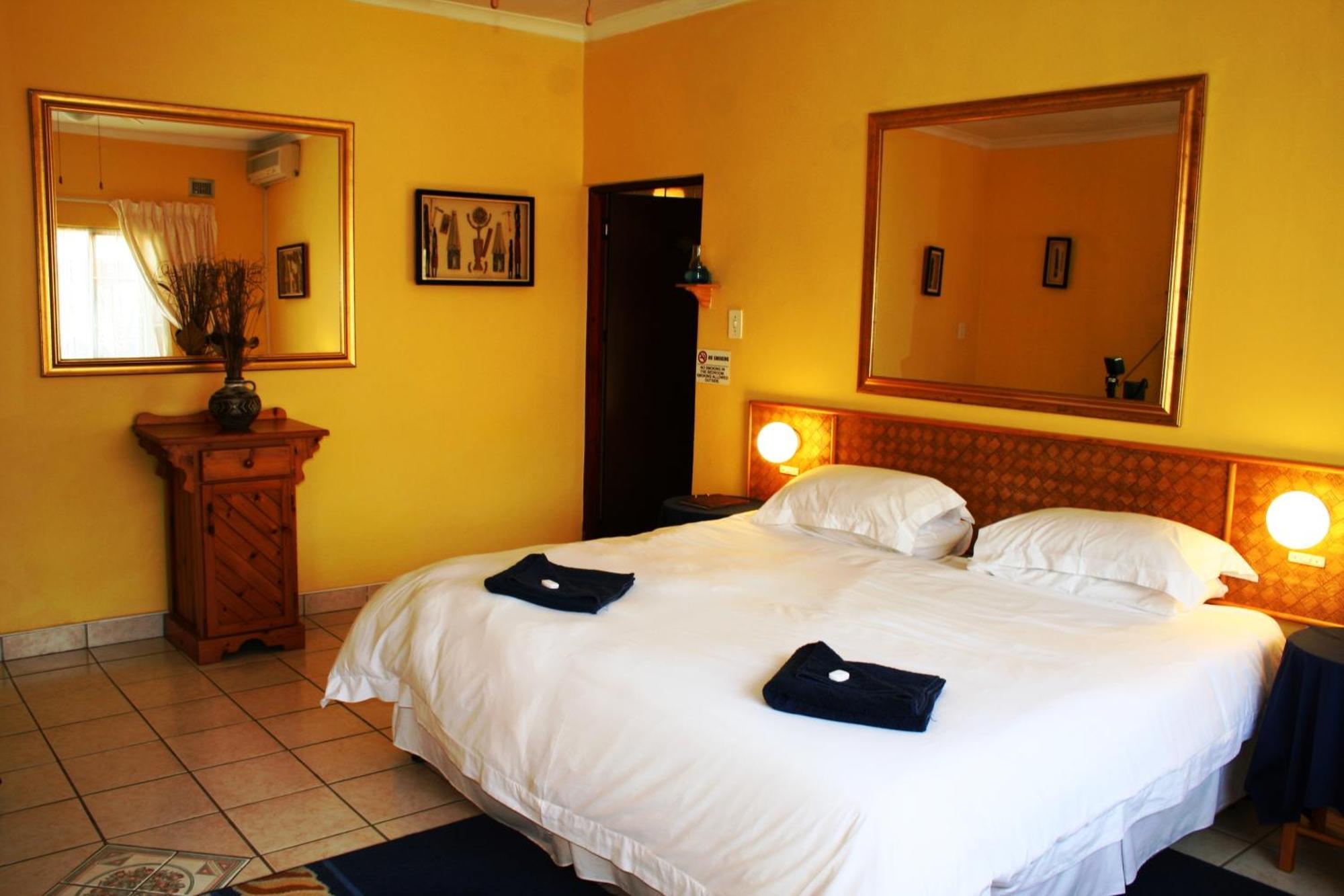 Flintstones Guest House Durban Bagian luar foto
