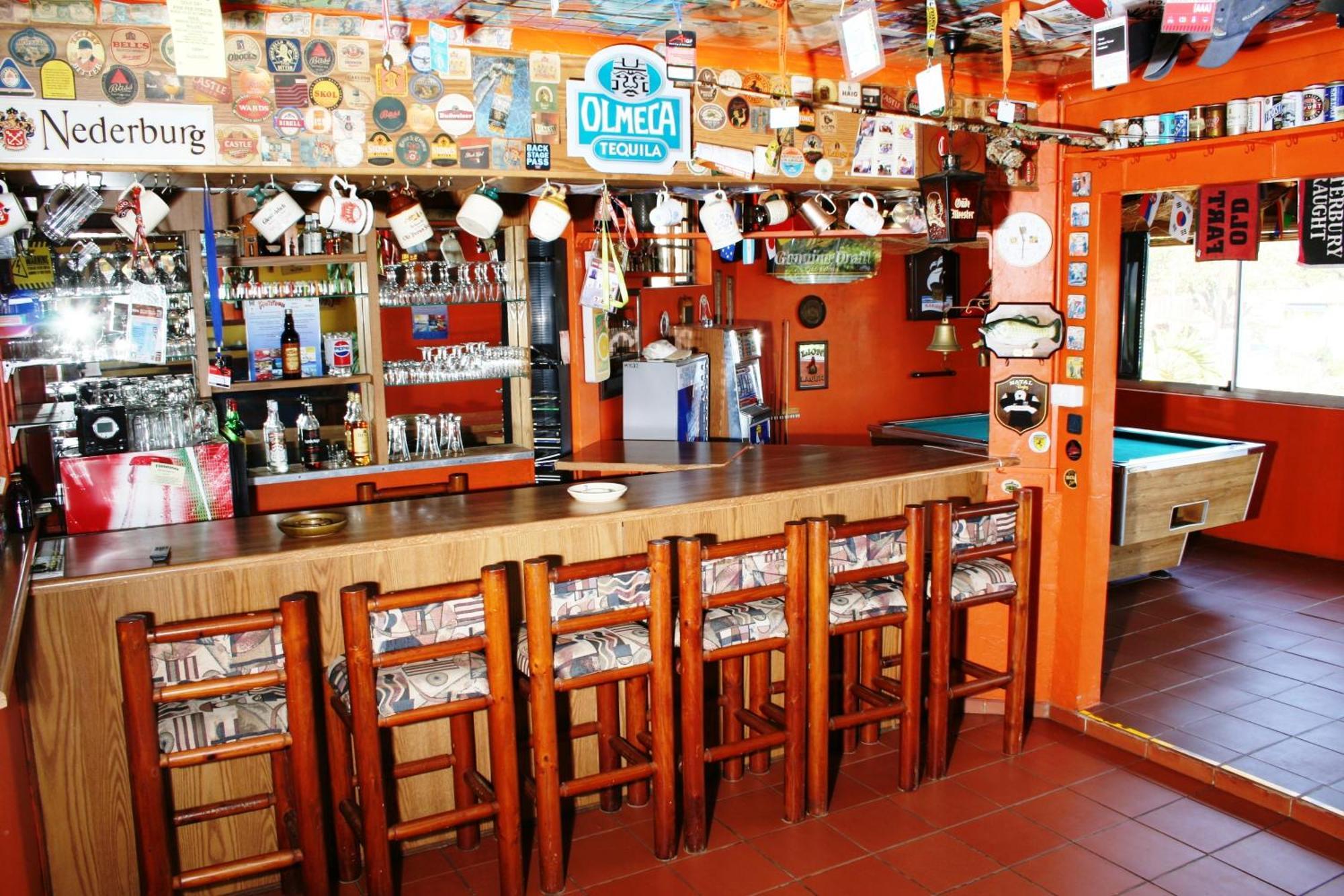 Flintstones Guest House Durban Bagian luar foto