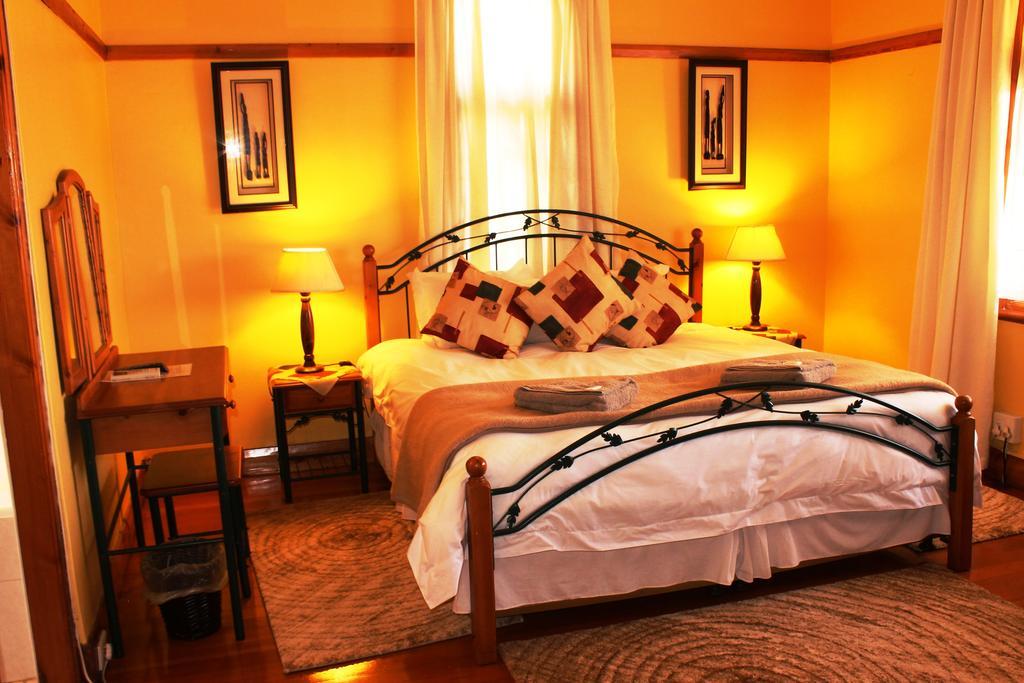 Flintstones Guest House Durban Bagian luar foto