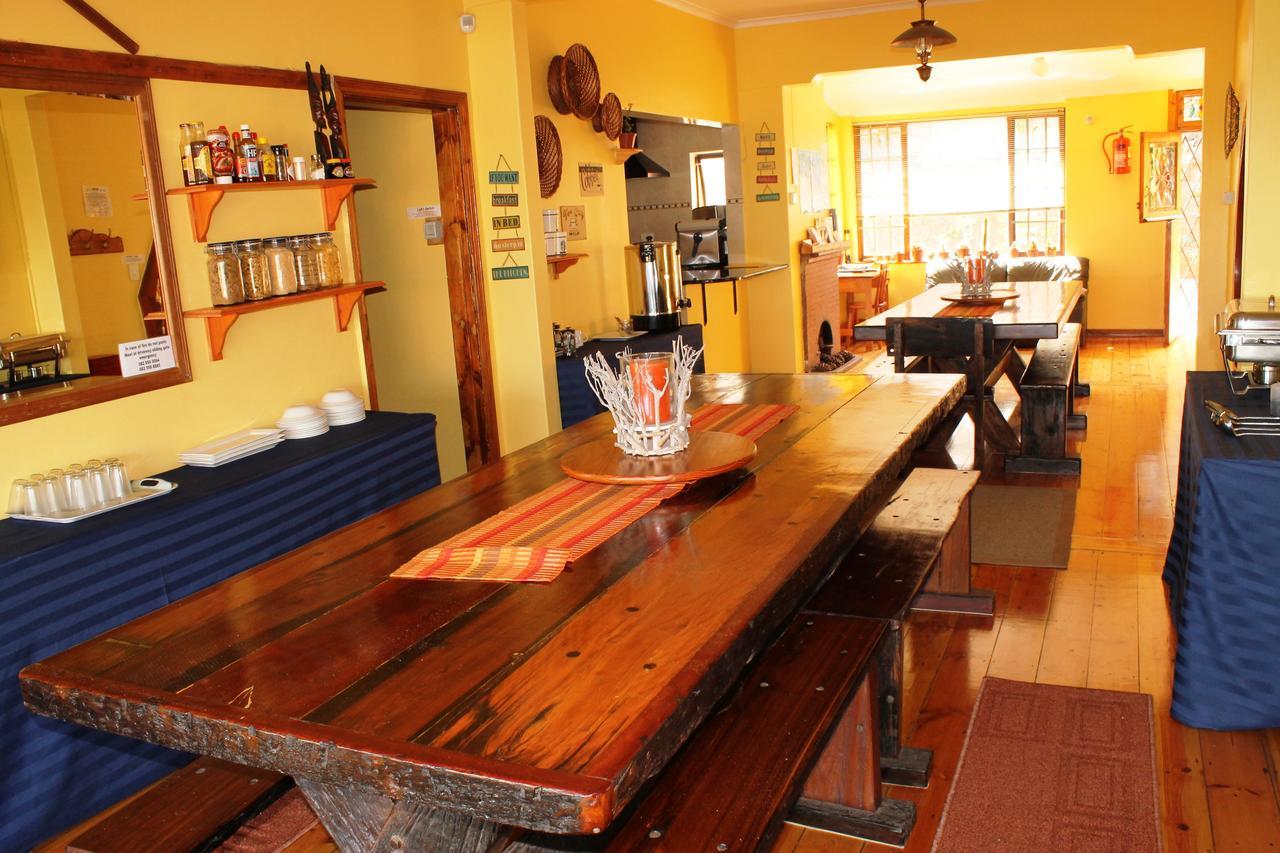 Flintstones Guest House Durban Bagian luar foto